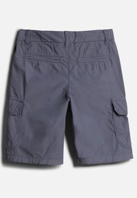 Shorts cargo grises hechos de una mezcla de algodón. Presentan dos bolsillos laterales, dos bolsillos traseros, pasadores para cinturón y detalles cosidos.