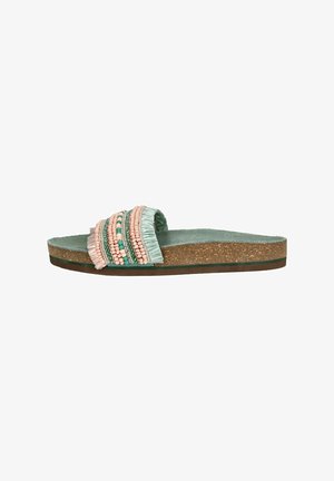 Slip-on sandalen met een kurken zool, voorzien van een mintgroene stoffen band versierd met patronen van roze, teal en zilveren kralen en franjes.