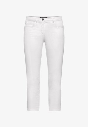 Jean blanc slim-fit court avec cinq poches, fermeture par bouton à l'avant et passants pour ceinture.