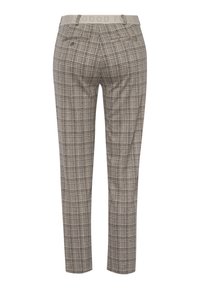 Pantaloni a quadri in beige e grigio con un tessuto testurizzato. Presentano una vita con logo, due tasche posteriori e un design a gamba affusolata.