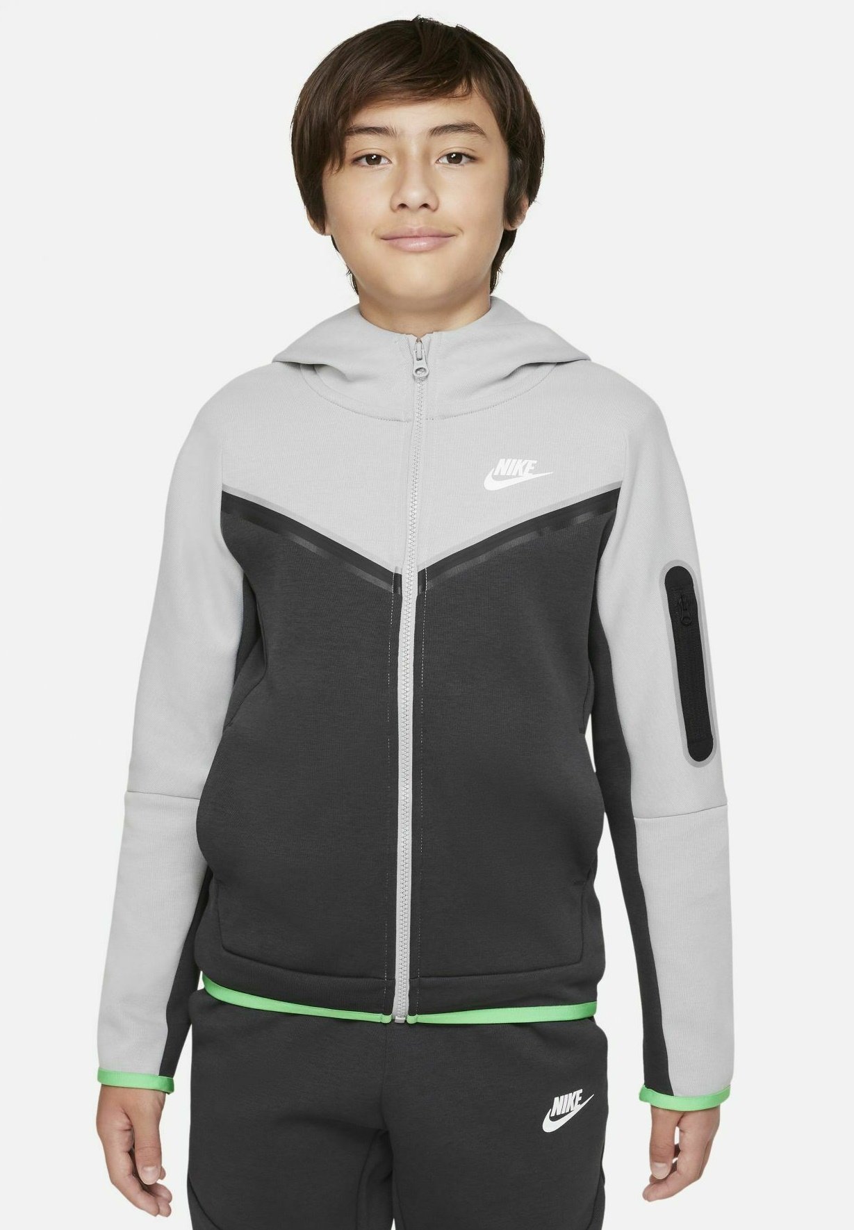 nike tech anthracite