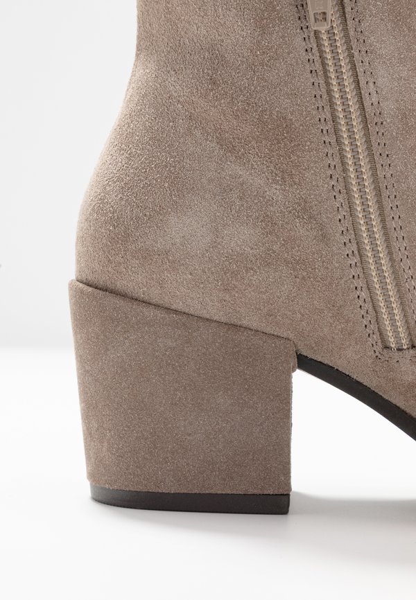 LEATHER  - Ankle boots - beige4