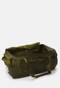 The North Face BASE CAMP VOYAGER DUFFEL 62L UNISEX - Treningsbag - forest olive/desert rust/white dune