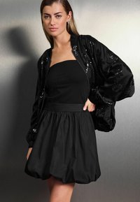 Next TALL FIT - BUBBLE HEM   - Pūstinis sijonas - black