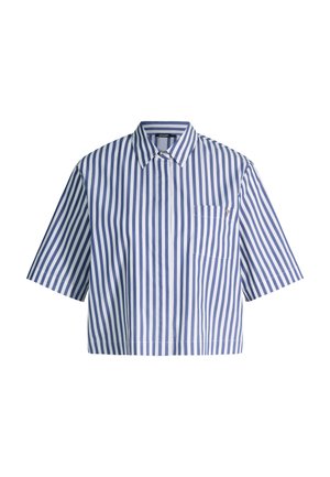 Krótka koszula z krótkim rękawem, w niebiesko-białe pionowe paski, z pojedynczą kieszenią na piersi i małym dekoracyjnym guzikiem.