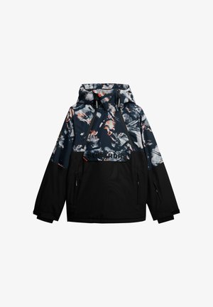 Chaqueta con capucha negra y estampada que presenta un diseño gráfico en azul marino, gris y naranja, con bolsillos laterales con cremallera y cordones ajustables.