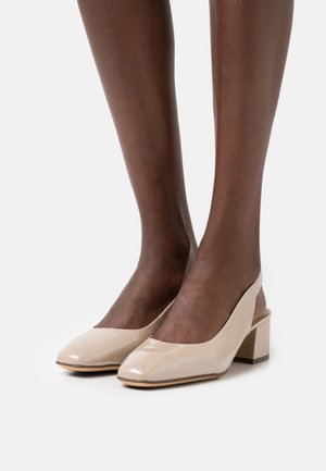 Caprice Pumps - beige