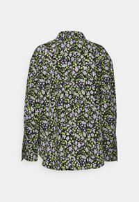 Chemise noire à manches longues avec un petit motif floral en violet clair et vert, vue de dos avec un col et des manches à poignets.