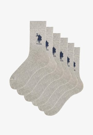 Sei paia di calzini di cotone grigio chiaro con un logo ricamato blu navy. Lunghezza alla caviglia con punte e talloni rinforzati.