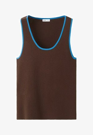 Hnědý pletený top bez rukávů s jasně modrým lemem kolem výstřihu a průramek.