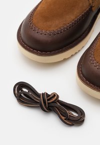 UGG Nilkkurit - tan