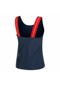 Marineblaues Tanktop mit breiten roten Trägern und weißen Streifen. Glatte Textur und figurbetontes Design, geeignet für sportliche Aktivitäten.