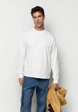 Balmohk RELAXED FIT biały