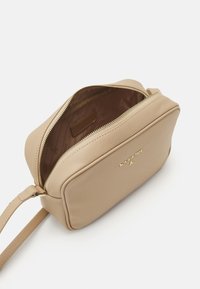 Patrizia Pepe BORSA  - Skuldertasker - beige