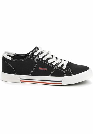 Sneaker nere in tela con lacci bianchi, caratterizzate da cuciture bianche, puntale in gomma e soletta con dettagli a strisce rosse e blu.