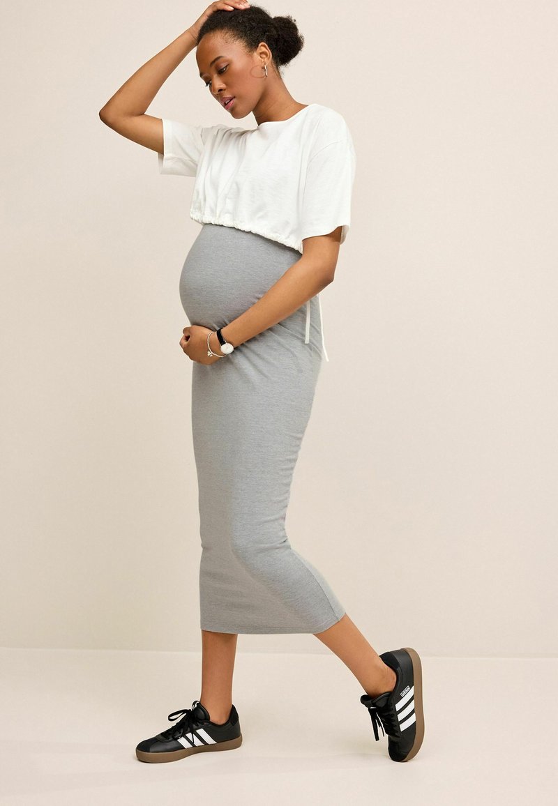 Next LAYERED MATERNITY REGULAR FIT - Džersejové šaty - grey white