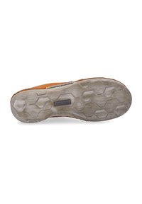Sole della scarpa in gomma grigio chiaro con motivo esagonale, caratterizzata da una finitura testurizzata e dettagli di branding. I bordi sono leggermente usurati.