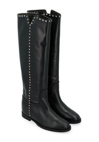 Bottes en cuir noir à mi-mollet avec des clous argentés le long des coutures, bout rond et semelle plate pour un confort stable.