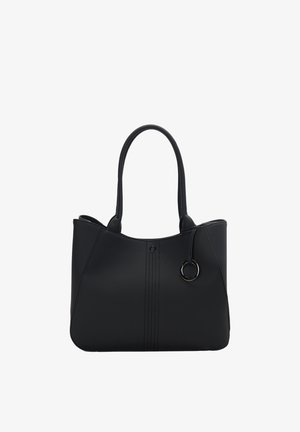 Bolso tote negro hecho de cuero liso, con dos asas redondeadas, detalles de costura y un accesorio circular de metal en el lateral.