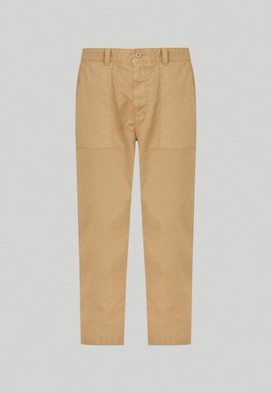 Beige katoenen broek met een rechte pasvorm, sluiting met een knoop aan de voorkant en twee grote zijzakken; gladde textuur en zonder patronen.