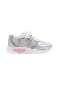 Scarpa sportiva grigia e rosa con cinturino in velcro, dotata di motivi a cuore e a onda, materiale superiore liscio e suola bianca testurizzata.