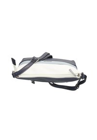 Kreuzbodytasche in Marineblau und Weiß aus strukturiertem Leder, mit Reißverschluss, verstellbarem Tragegurt und minimalistischem Design.