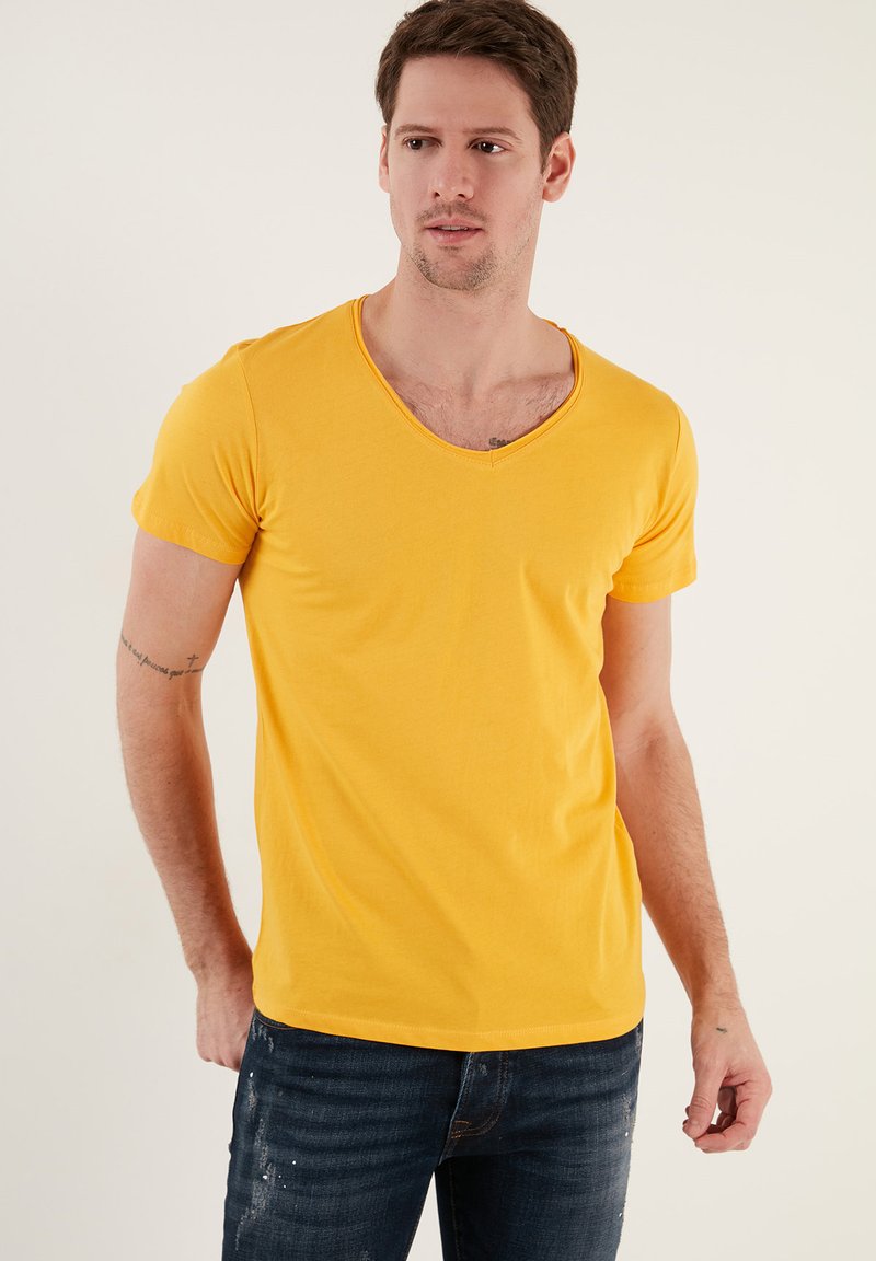 Buratti V-NECK  - Basic póló - yellow