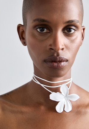 FLORAL LACET - Colier - white