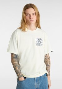 Vans WHATS INSIDE SS - Camiseta estampada - marshmallow