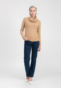 INFLUENCER COWL-NECK - Trui - camel