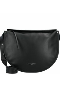 Borsa a mano in pelle nera con forma arrotondata, chiusura con zip superiore e tracolla regolabile. Presenta un marchio stampato a caldo sul fronte.