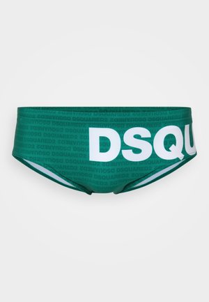 Pantaloni de înot verzi, cu un logo alb îndrăzneț "DSQUARED2", având un model subtil repetat al numelui mărcii într-o nuanță mai închisă.