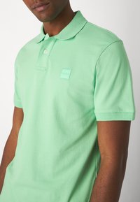 BOSS PASSENGER - Polo majica - open green