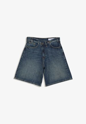 Short en jean bleu foncé avec poches avant, passants de ceinture et fermeture par bouton, posé à plat sur fond blanc.