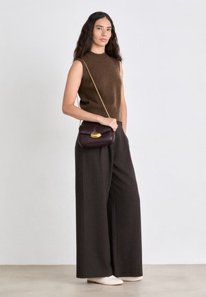 Rang 10: sessùn - PROVENCO - Hlače