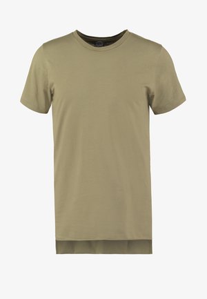 Prosty t-shirt z krótkim rękawem i okrągłym dekoltem w jasnym oliwkowym odcieniu, z prostym dołem i lekko dłuższym tyłem.