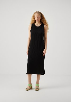 Vero Moda VMOLIVA CALF DRESS - Strikket kjole - black