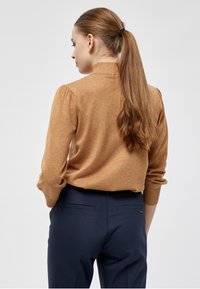 Minus MIMERSIN ROLL NECK KNIT - Pulover - almond melange