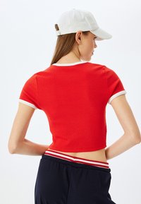 Koton CROP  - T-shirts print - red