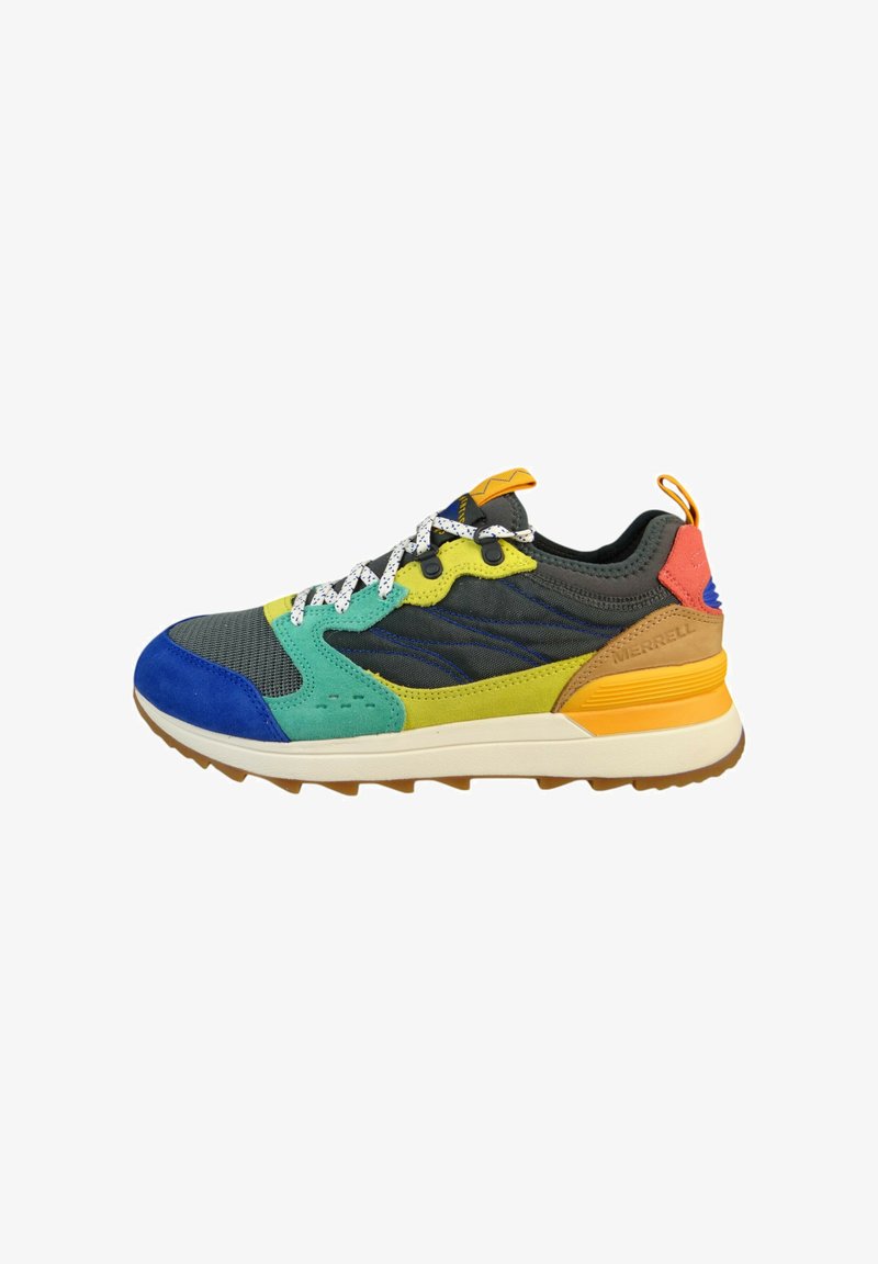 Moniväriset tennarit, joissa on harmaa verkkopinta ja sinisiä, vihreitä, keltaisia ja punaisia yksityiskohtia, valkoiset nauhat ja kumiulkopohja.