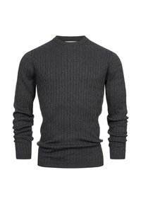 Grå ribbstickad tröja med rund halsringning och långa ärmar. Tyget har ett strukturerat mönster och elastiska kanter vid ärmsluten och nederkant.