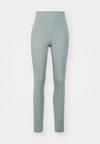 COMPRESSIVE HIGH RISE LEGGING LONG - Pajkice - agave