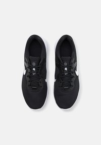 Nike Performance Väglöparskor - black