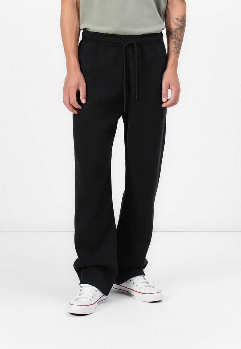 Abercrombie & Fitch ESSENTIAL BAGGY OPEN HEM CASUAL - Jogginghose - black