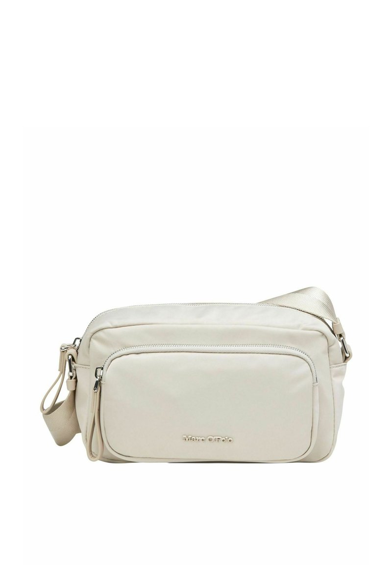 Beżowa torebka crossbody z regulowanym paskiem, przednia kieszeń na zamek błyskawiczny oraz logo Marc O'Polo w metalowych literach na przedniej kieszeni.
