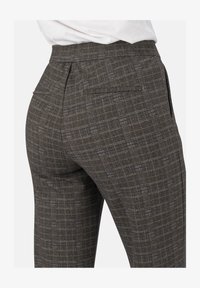 Unausgewählt, brown check