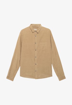 Camisa de pana marrón con cuello abotonado, mangas largas, bolsillo en el pecho y botones plateados; textura suave y diseño estructurado.