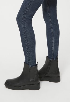 RYŁKO - Ankle boot