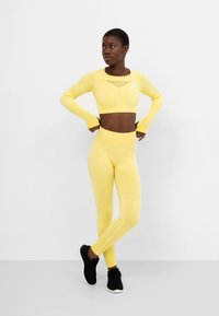 SQUATPROOF Langærmet T-shirt - yellow