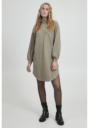 BYUSARA DRESS - Gebreide jurk - vintage khaki